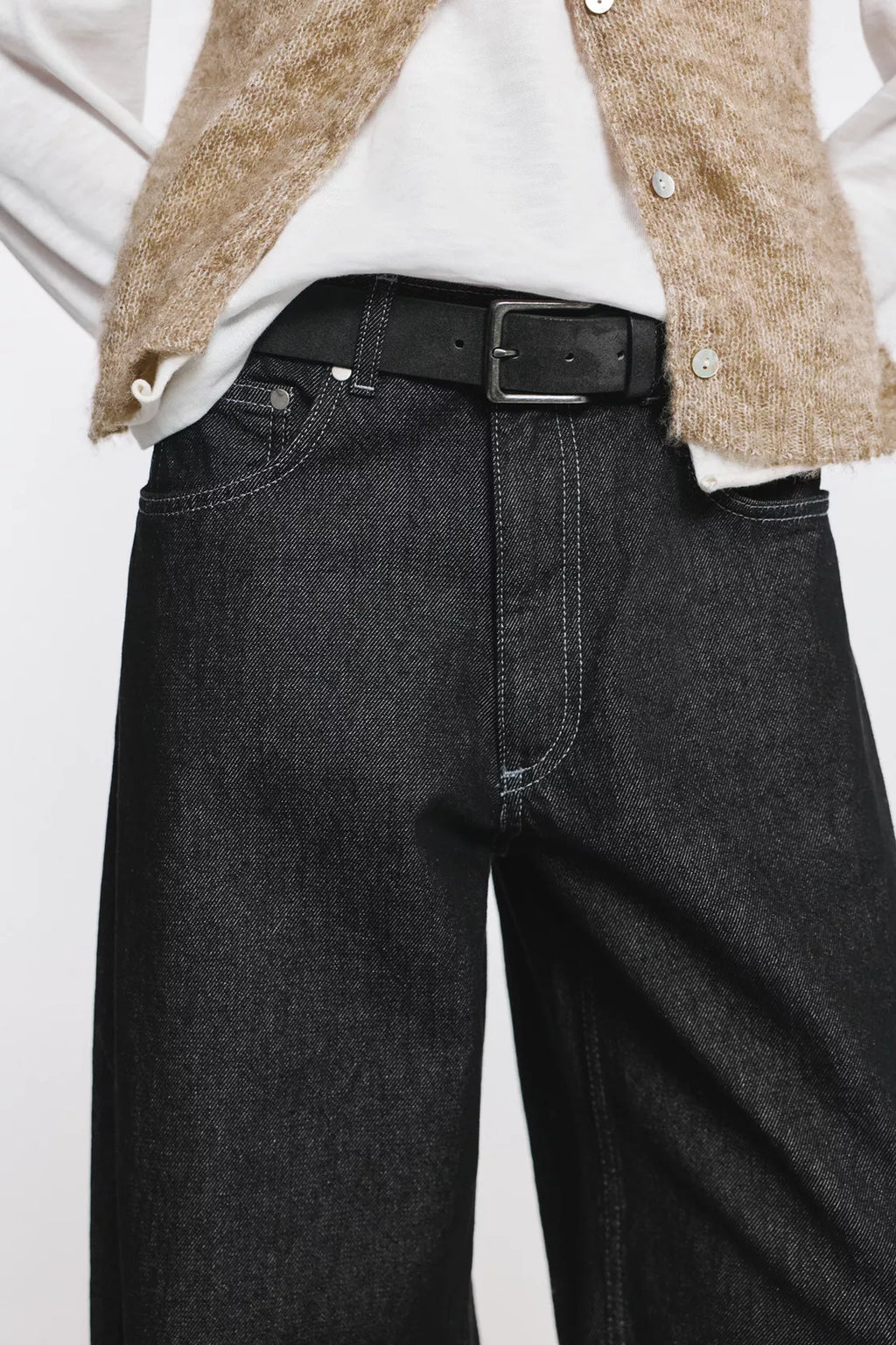 Barrel jeans with stars