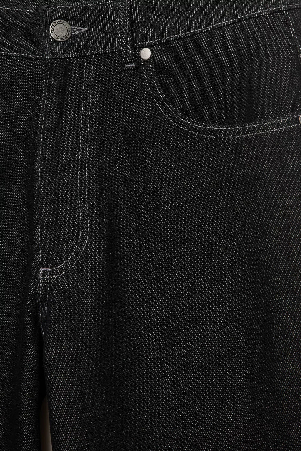 Barrel jeans with stars