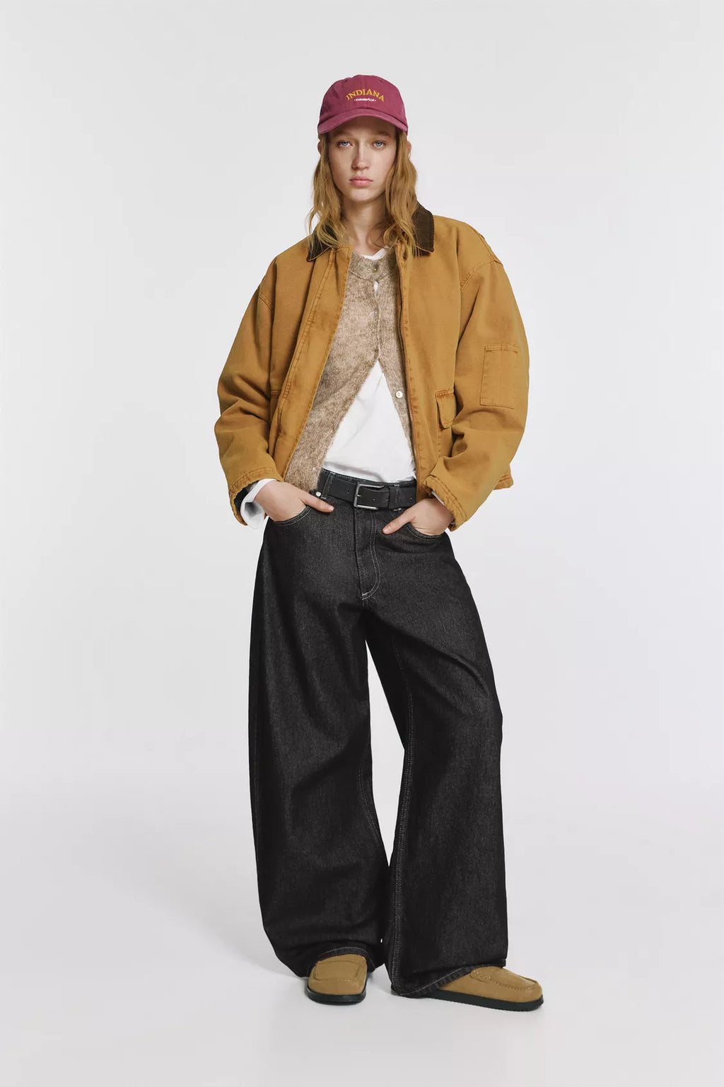 Barrel jeans with stars