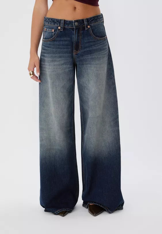 D66 low-waist super wide-leg jeans
