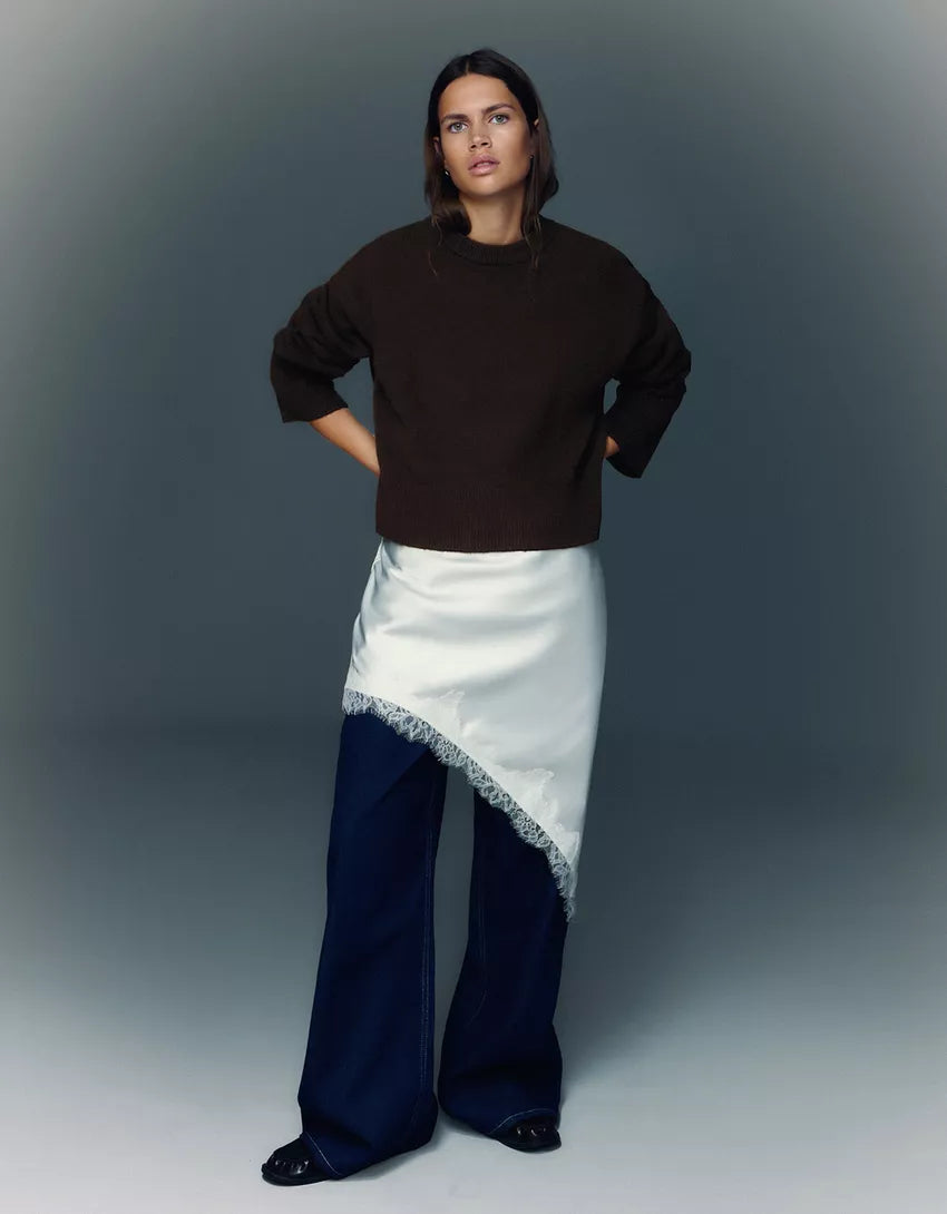 Oversized sweater with ribbed trim