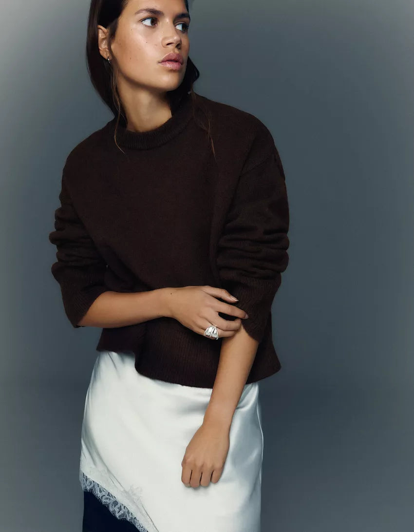 Oversized sweater with ribbed trim