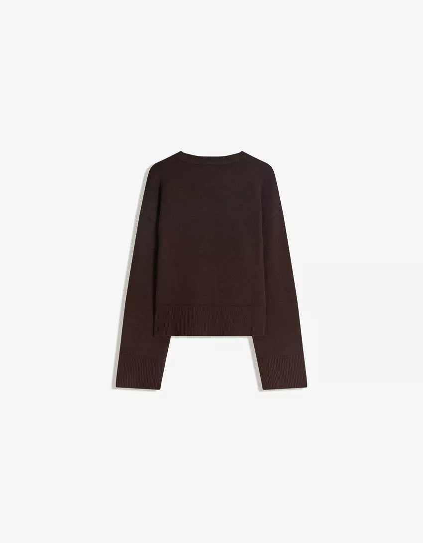 Oversized sweater with ribbed trim