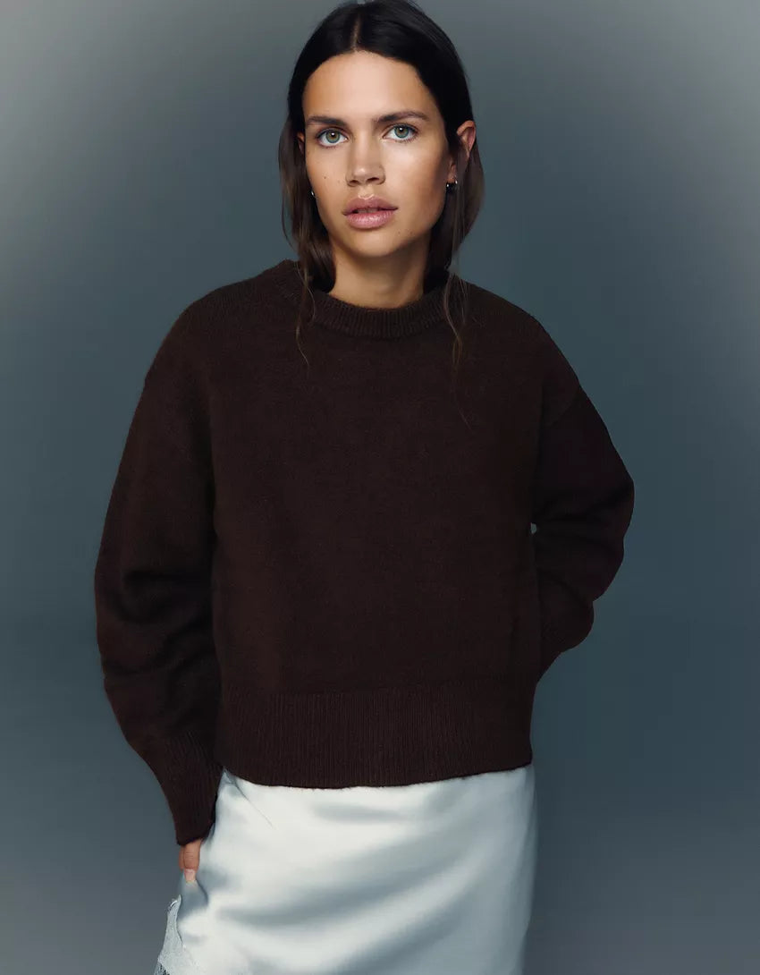 Oversized sweater with ribbed trim