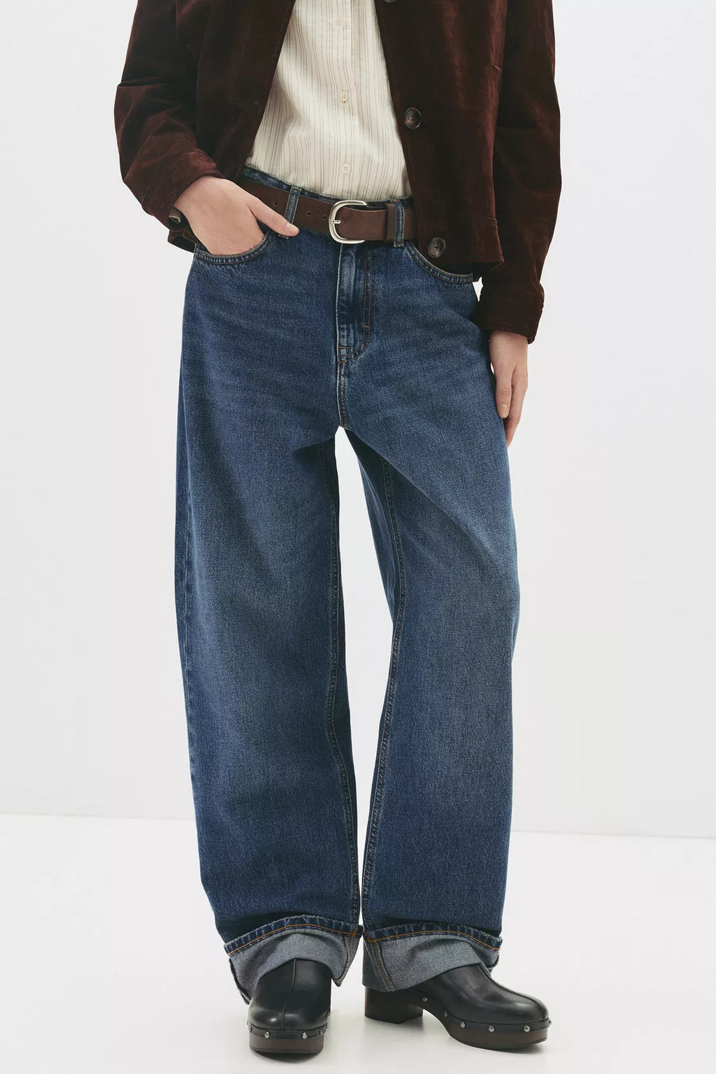 Baggy jeans with cuffs